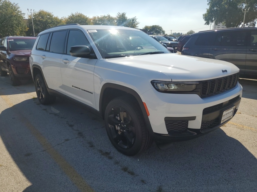 2025 Jeep Grand Cherokee L Altitude's photo