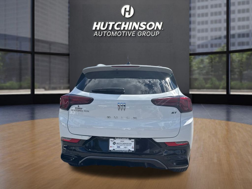 2024 Buick Encore GX Sport Touring photo 2