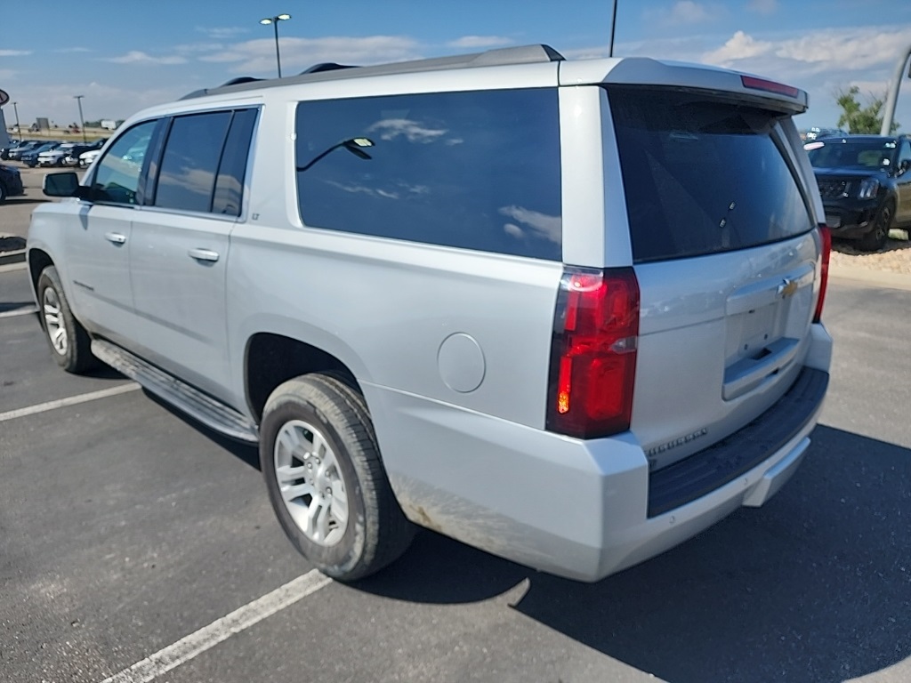 2019 Chevrolet Suburban LT photo 3