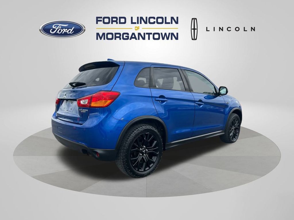 2017 Mitsubishi Outlander Sport ES photo 4