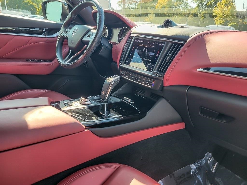 2021 Maserati Levante Base photo 24