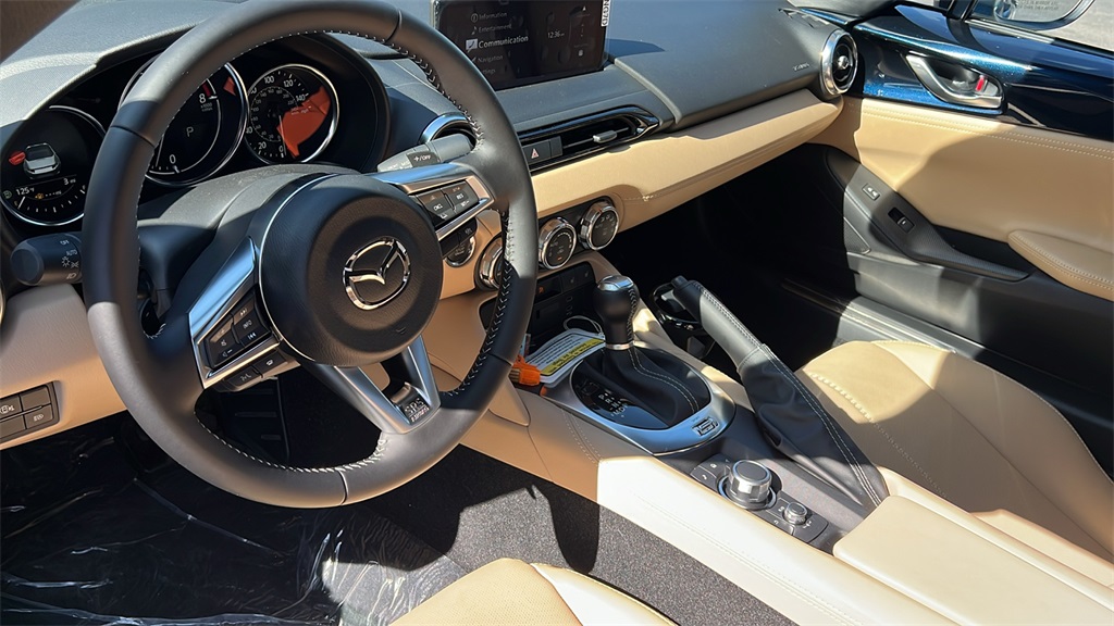 2025 Mazda MX-5 Miata Miata Grand Touring photo 14