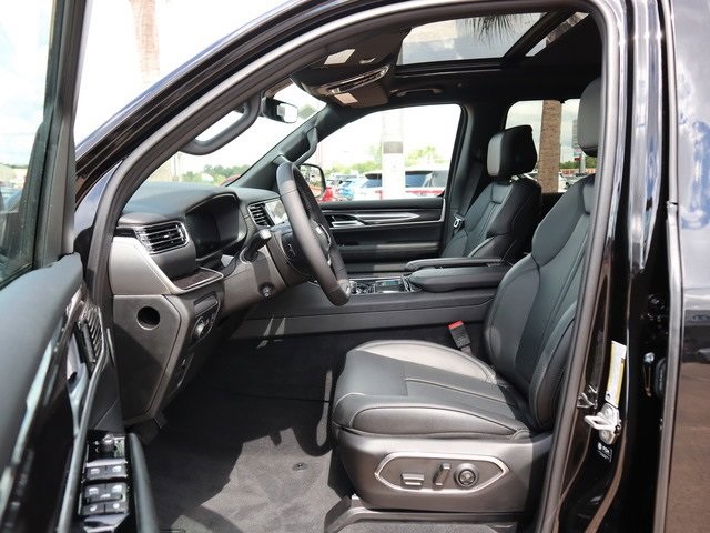 2024 Jeep Wagoneer Base photo 10