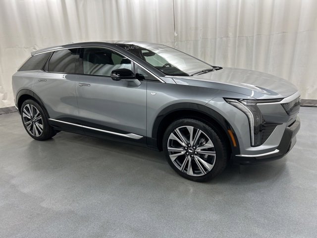 2025 Cadillac OPTIQ Luxury 2's photo