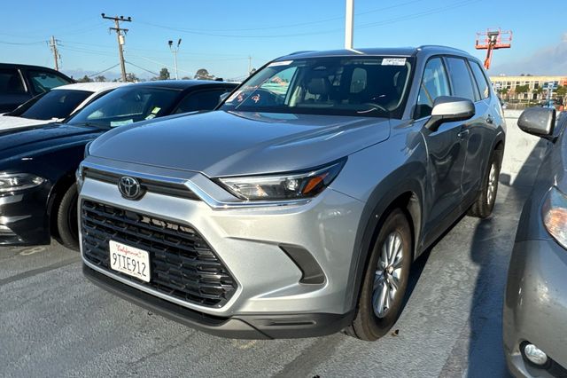 2025 Toyota Grand Highlander XLE's photo