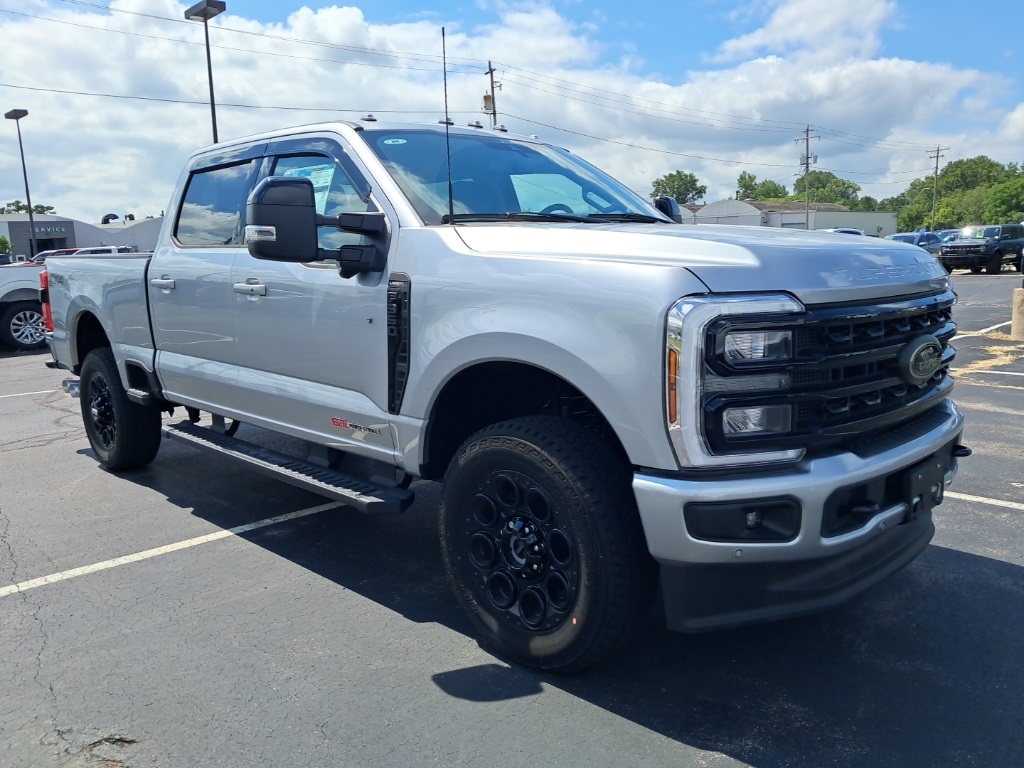 2024 Ford F-350 Lariat photo 2