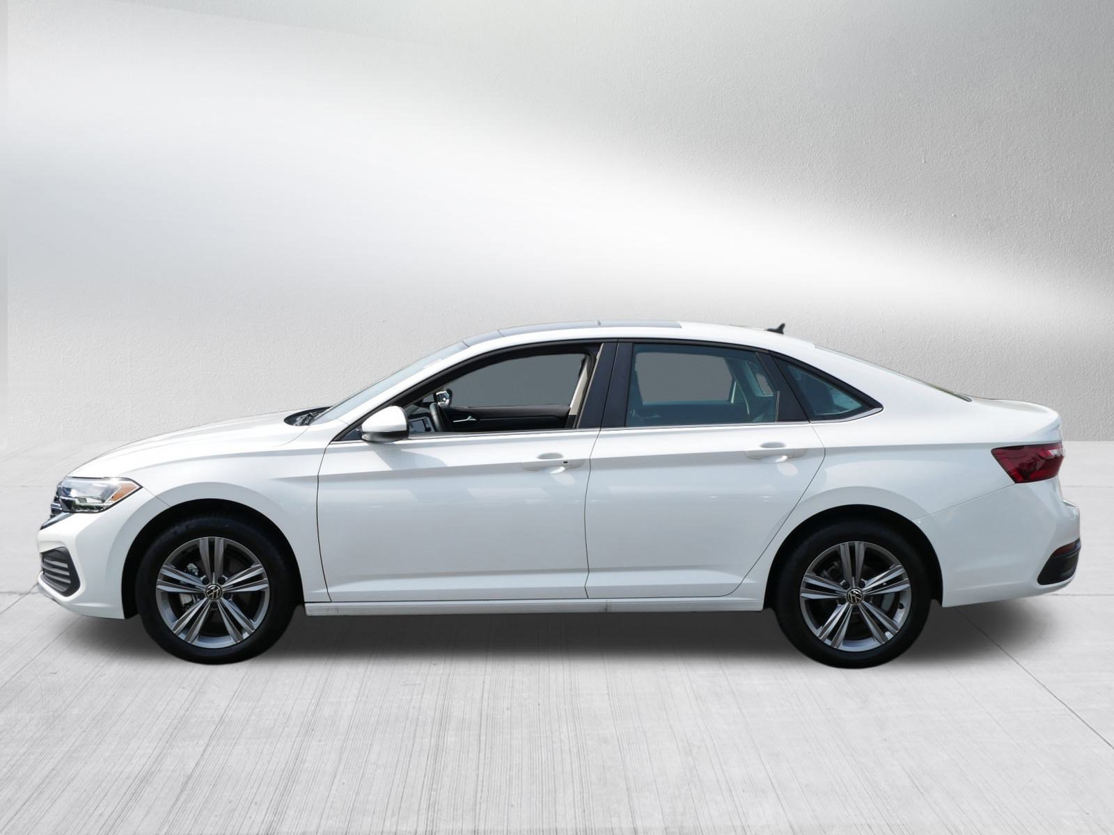 2024 Volkswagen Jetta SE photo 4