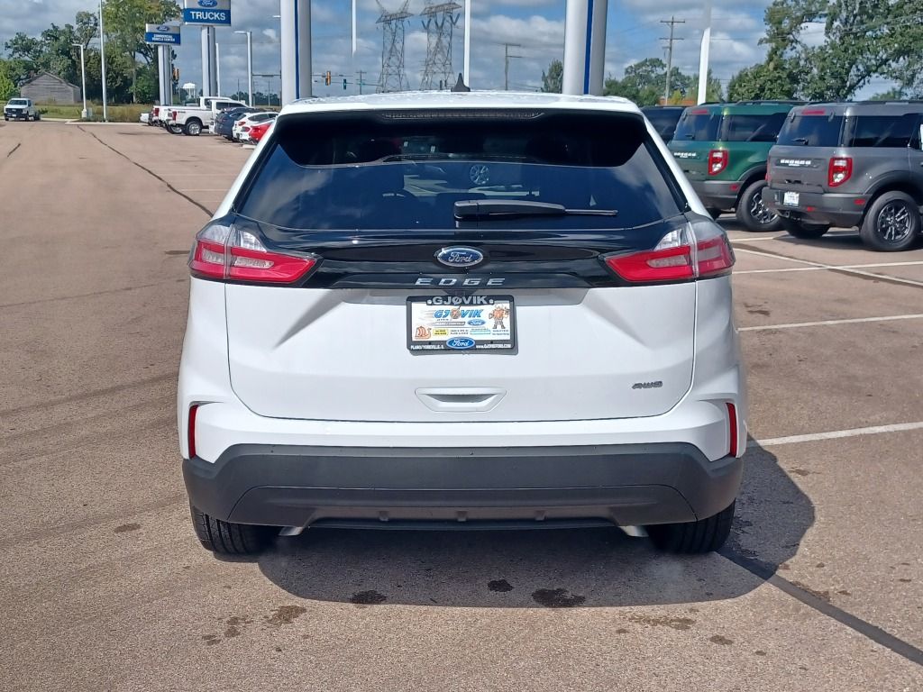 2024 Ford Edge SE photo 11