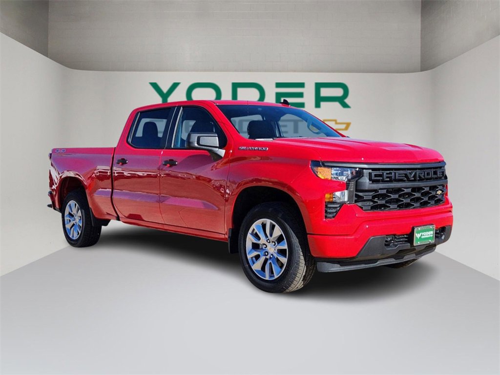 2024 Chevrolet Silverado 1500 Custom photo 3