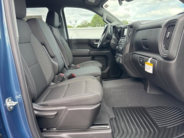 2025 Chevrolet Silverado 2500HD Custom photo 36