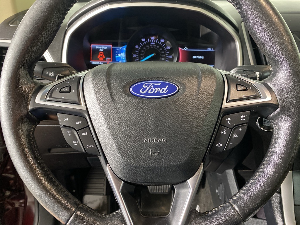 2019 Ford Edge SEL photo 16