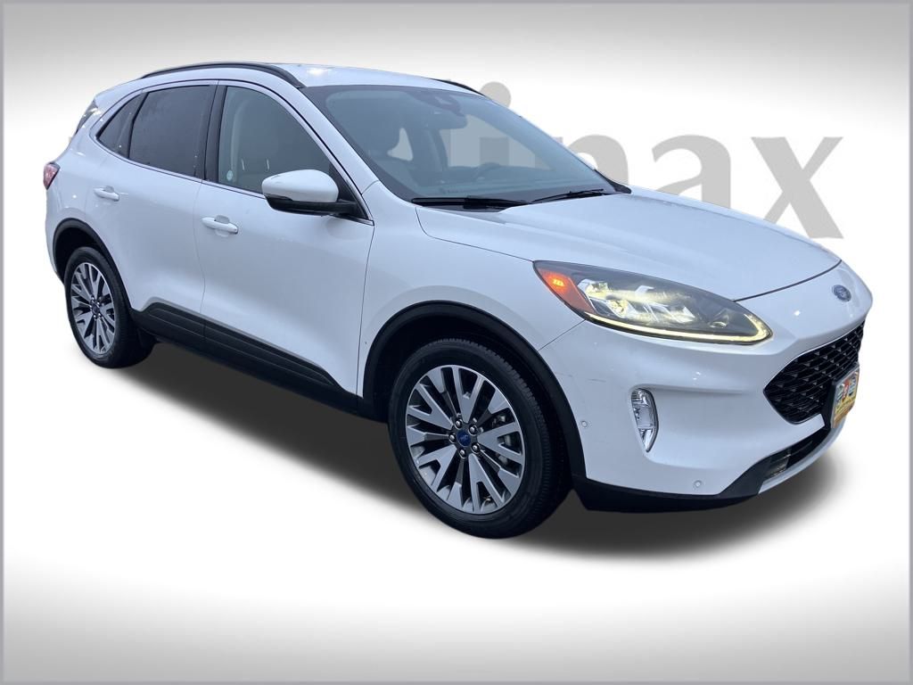 2020 Ford Escape Titanium's photo