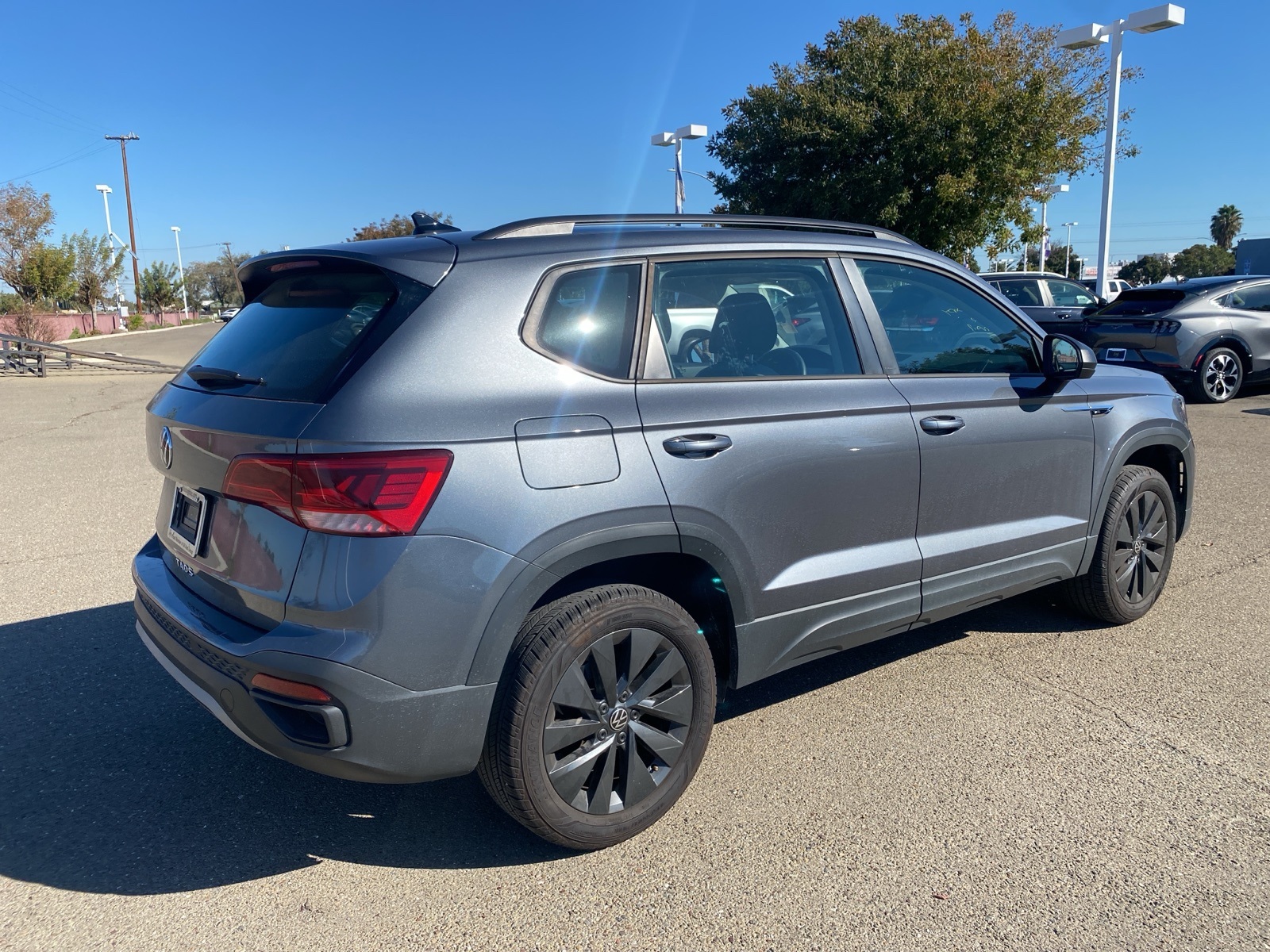 2024 Volkswagen Taos S photo 4