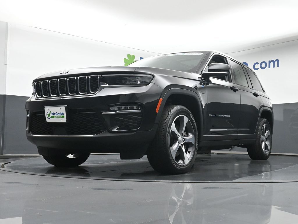 2023 Jeep Cherokee 4xe Base photo 3