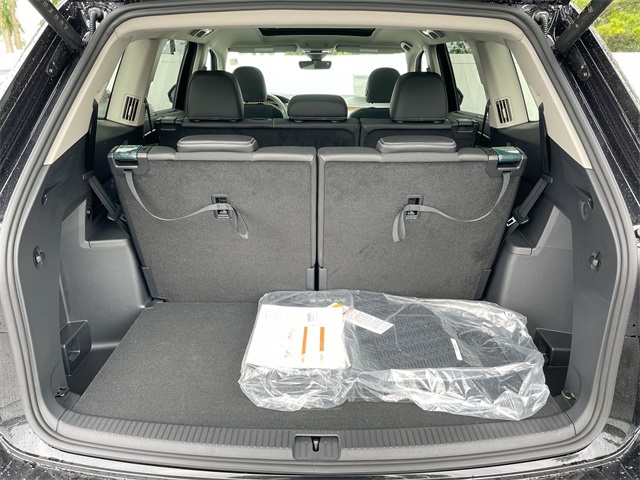 2025 Volkswagen Atlas SE Technology photo 29