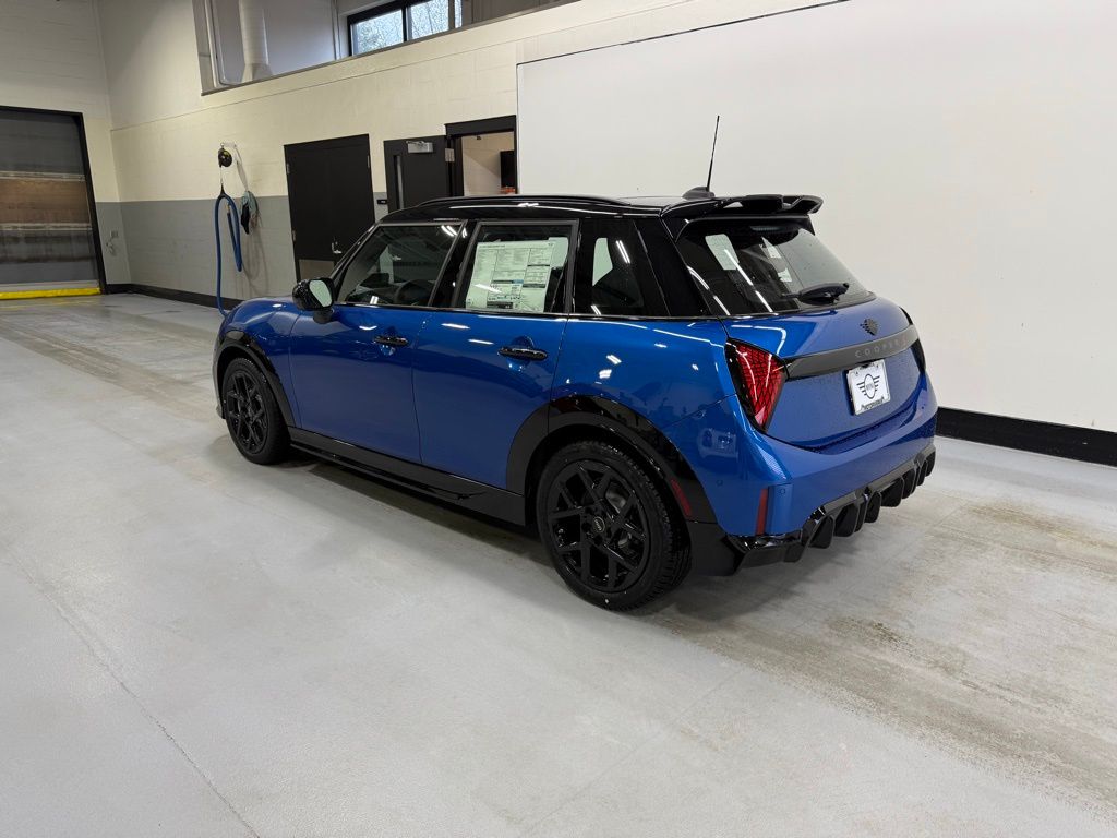 2025 Mini Cooper Hardtop S photo 3