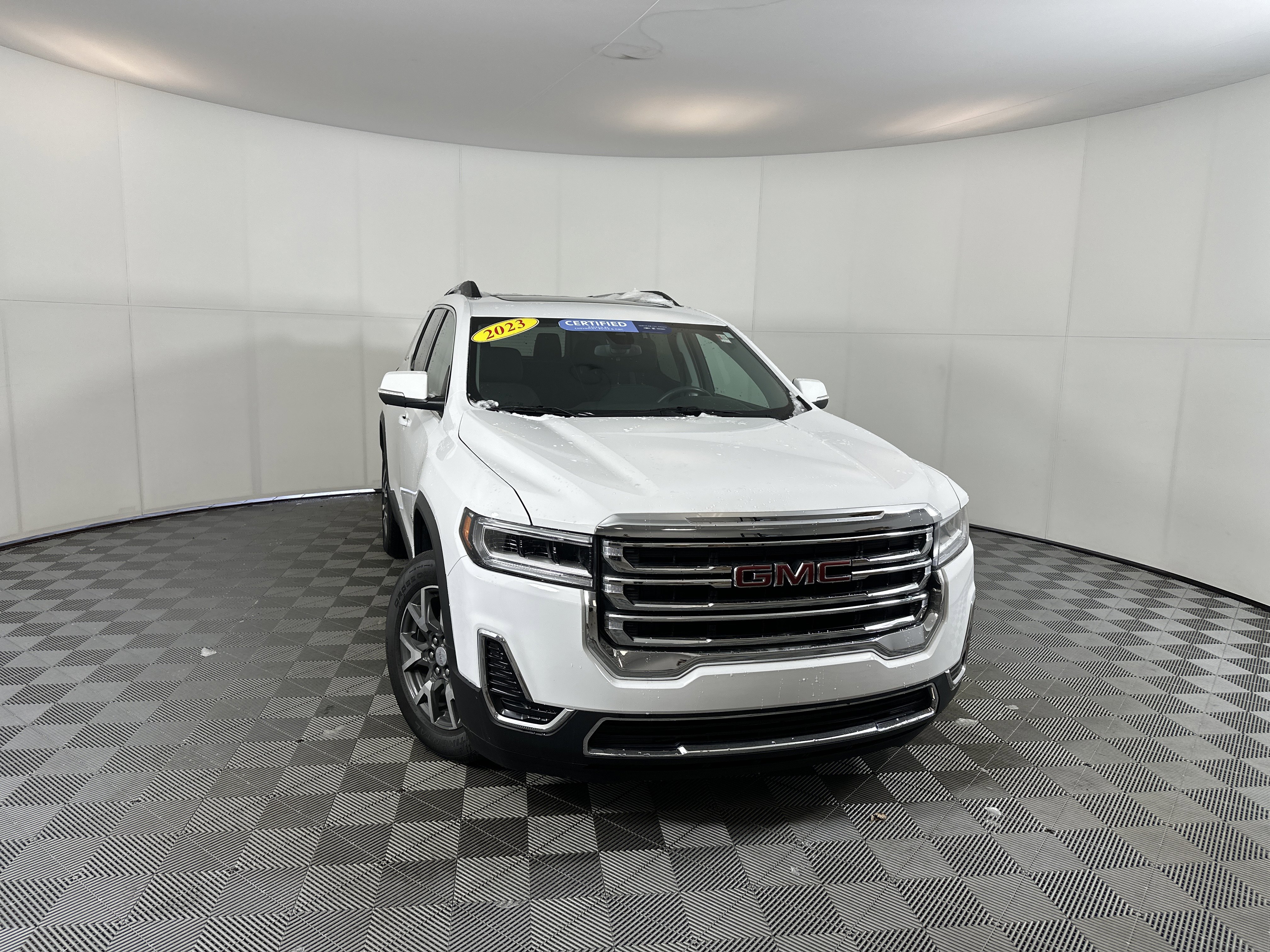 2023 GMC Acadia SLE's photo