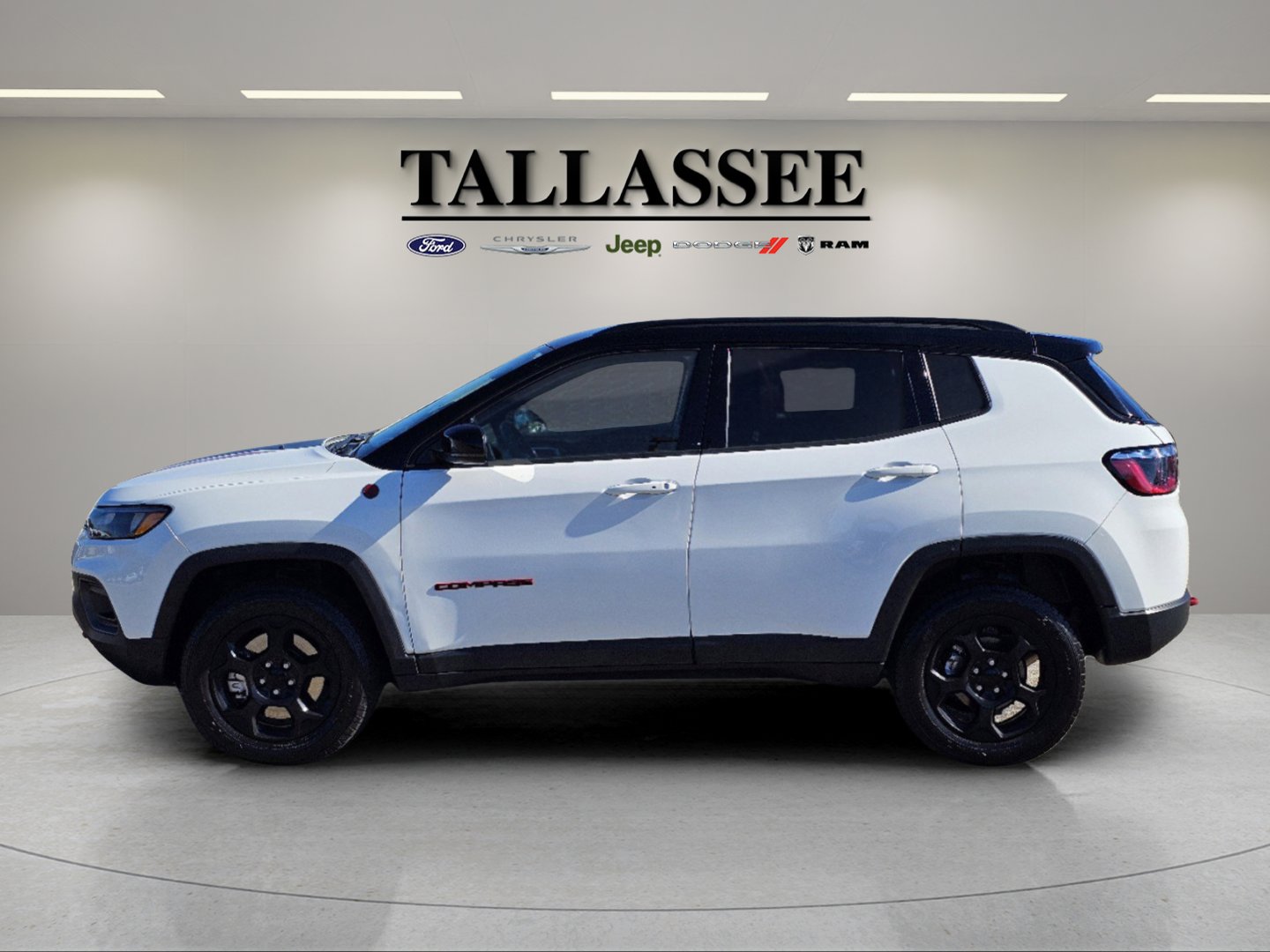 2024 Jeep Compass Trailhawk photo 12