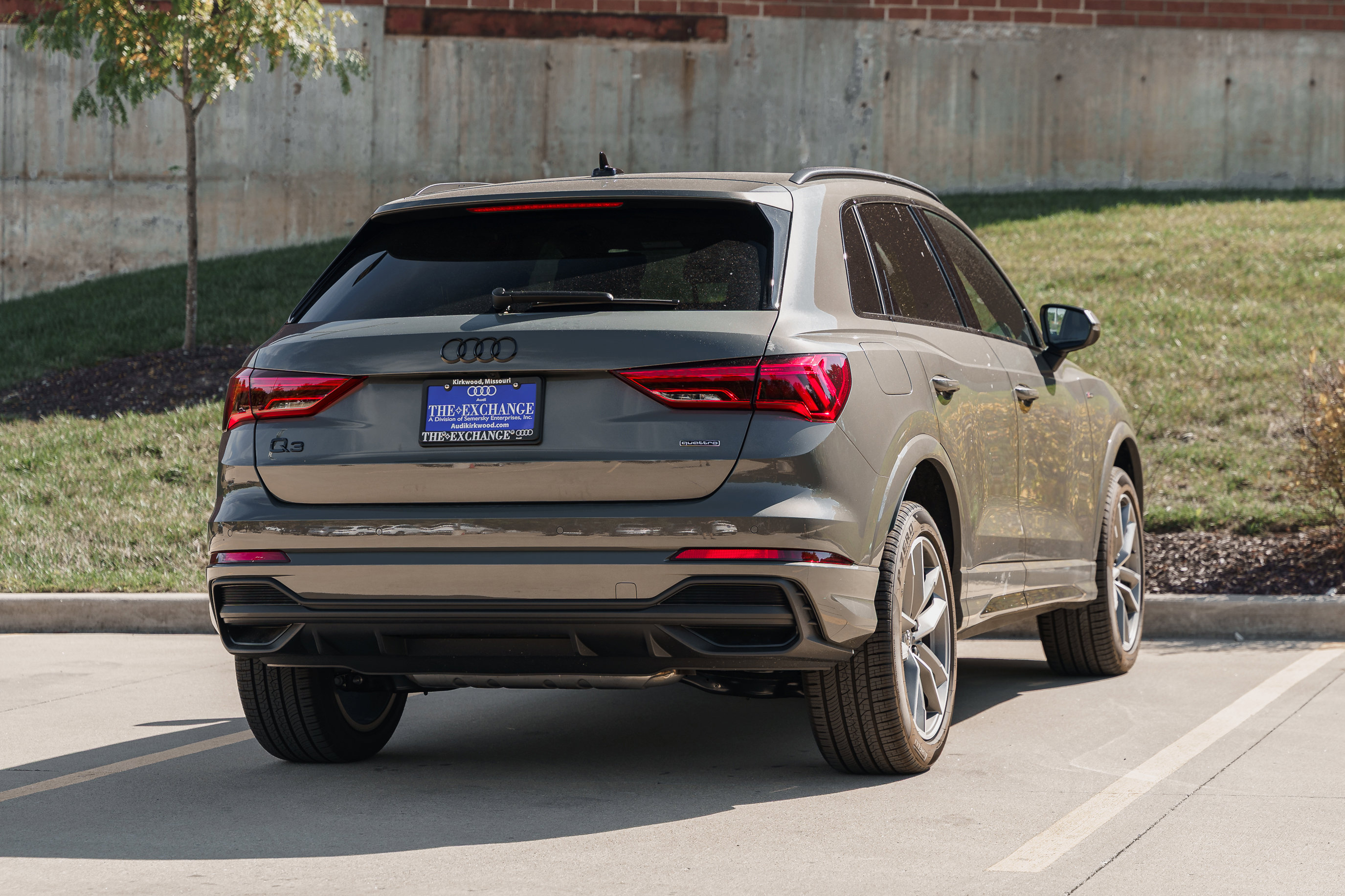 2025 Audi Q3 S line Premium photo 3