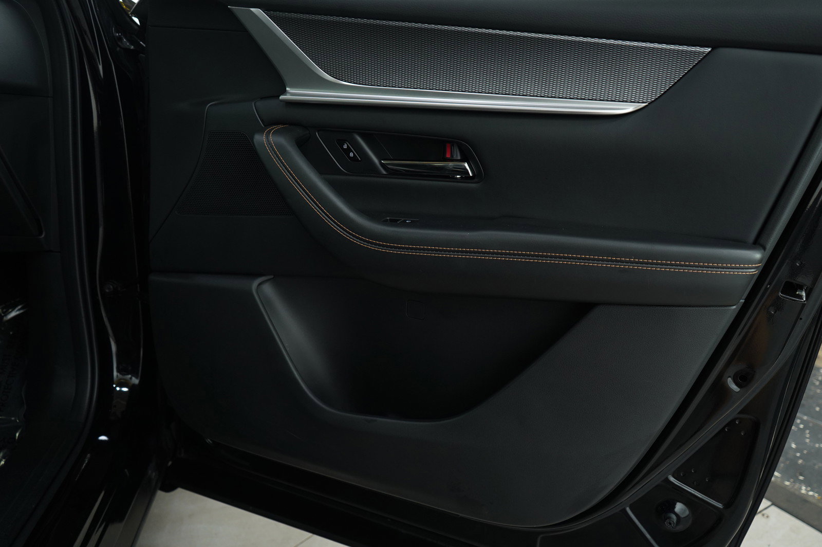 2025 Mazda CX-70 Premium Plus photo 8