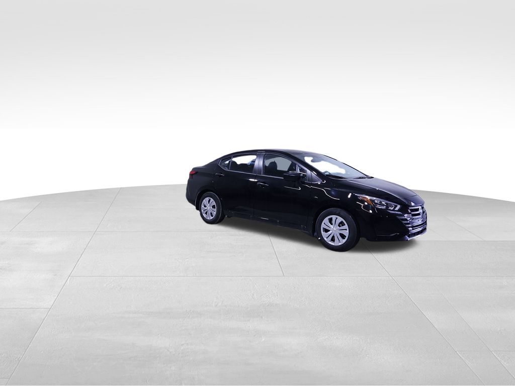 2025 Nissan Versa 1.6 S photo 7