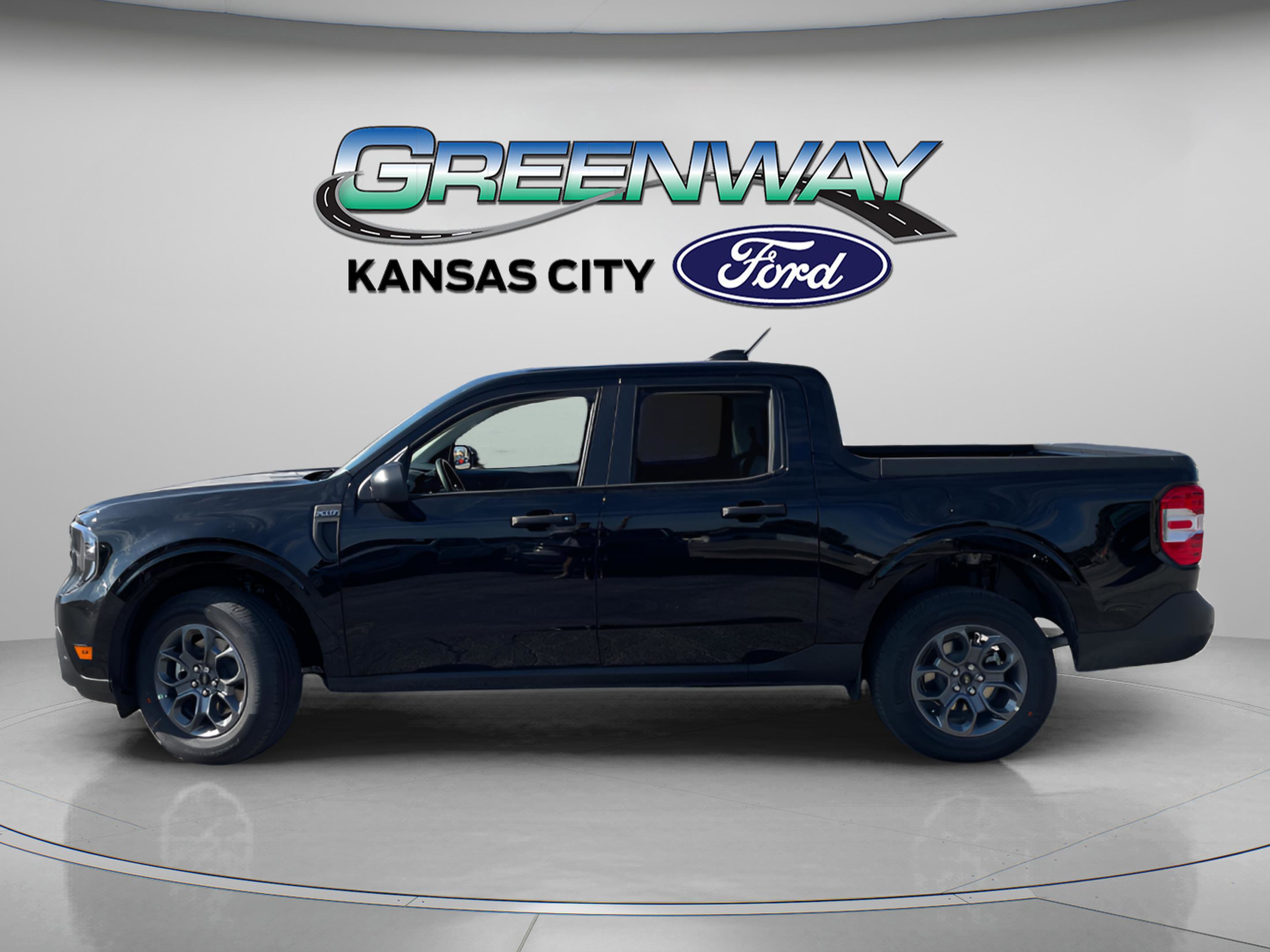 2025 Ford Maverick XLT photo 2