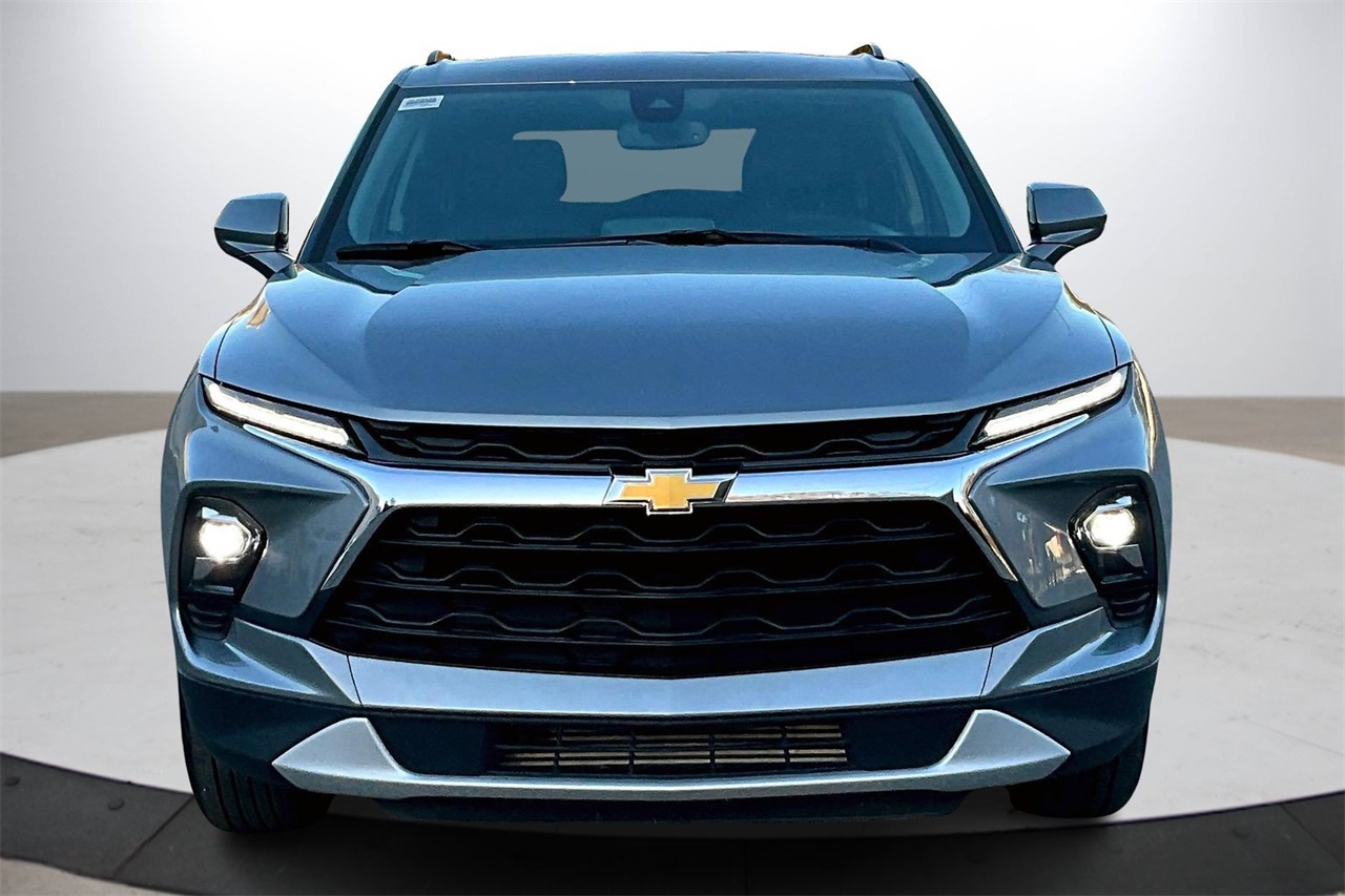2024 Chevrolet Blazer 2LT photo 2