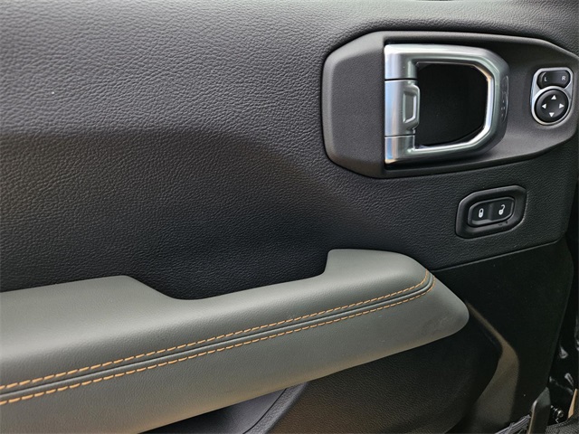2025 Jeep Gladiator Mojave photo 12