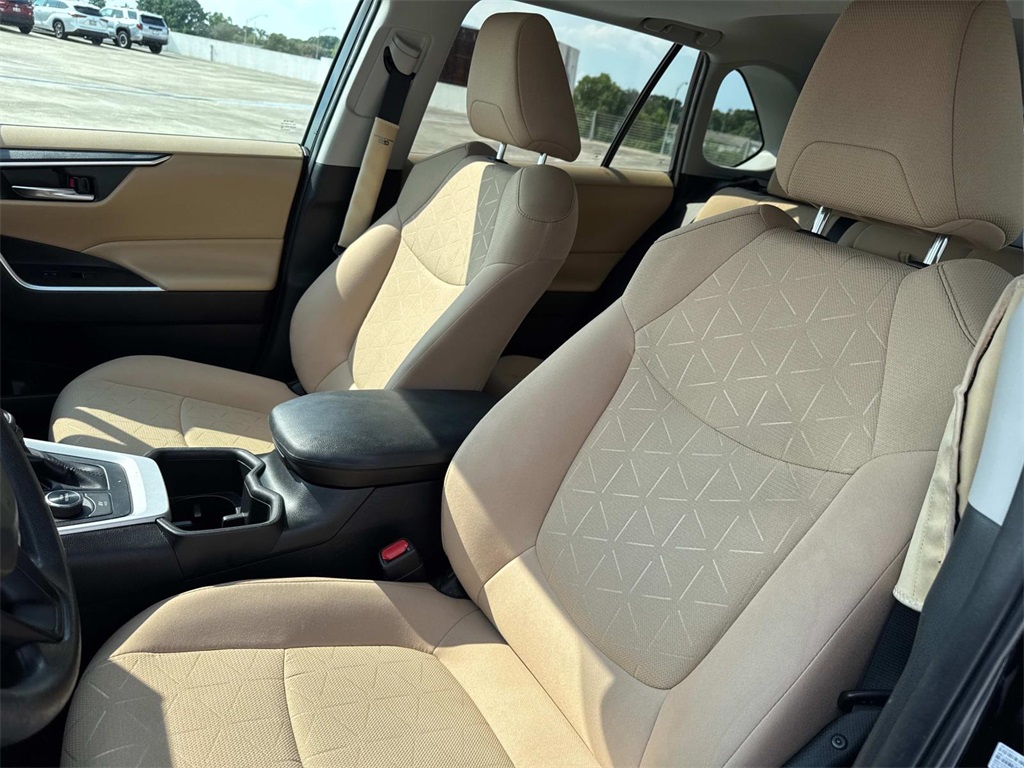 2022 Toyota RAV4 Hybrid XLE photo 15
