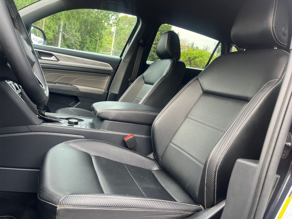 2022 Volkswagen Atlas Cross Sport SE photo 6
