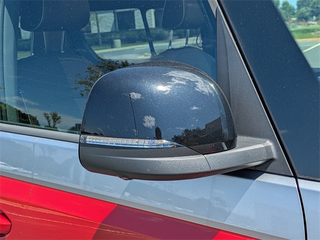 2025 Volkswagen ID. Buzz Pro Plus photo 11