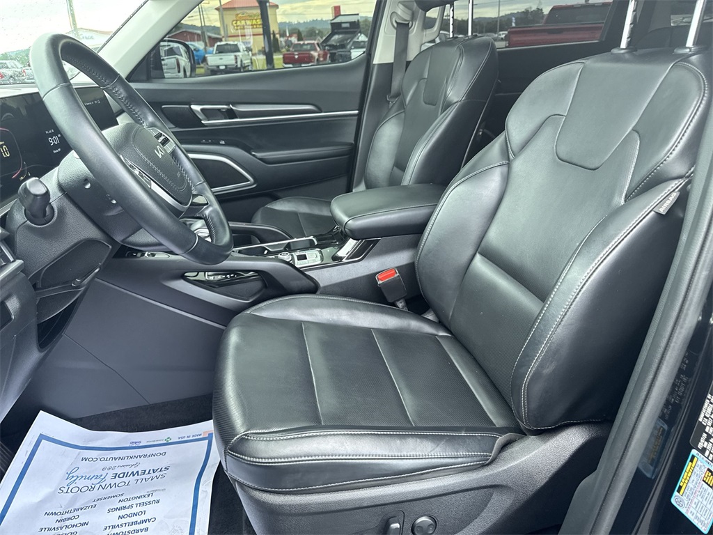 2024 Kia Telluride S photo 17