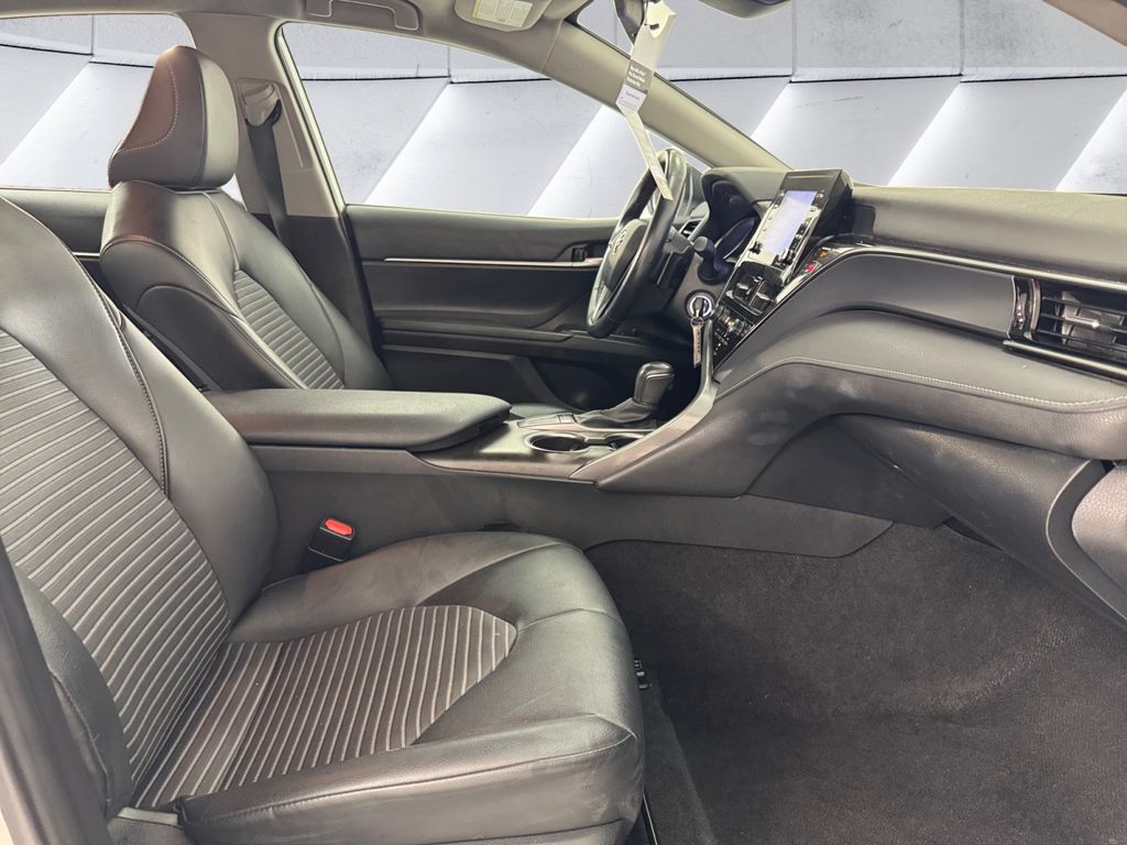 2023 Toyota Camry SE photo 13