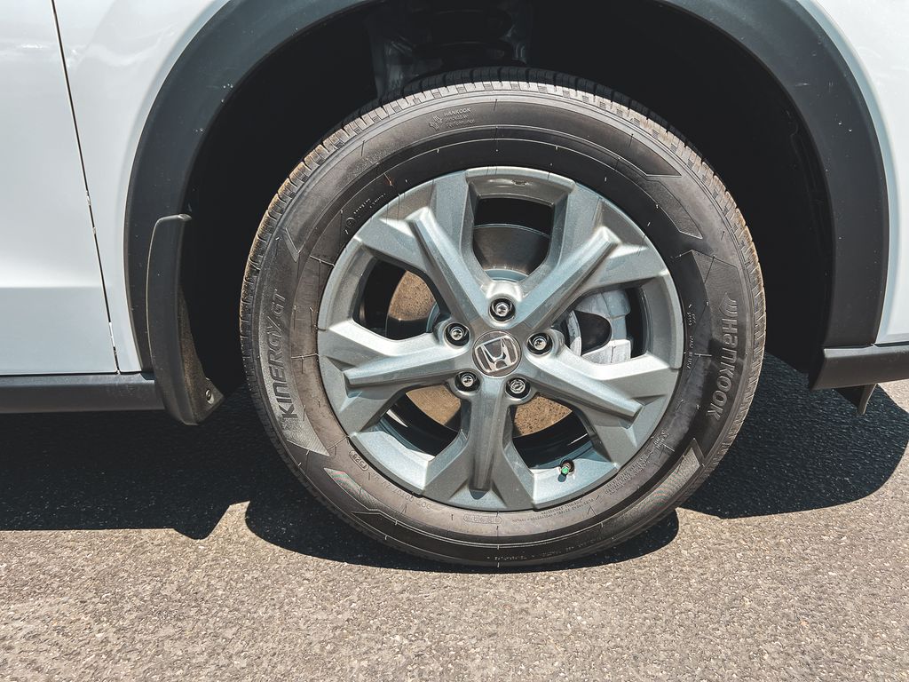 2026 Honda HR-V LX photo 3