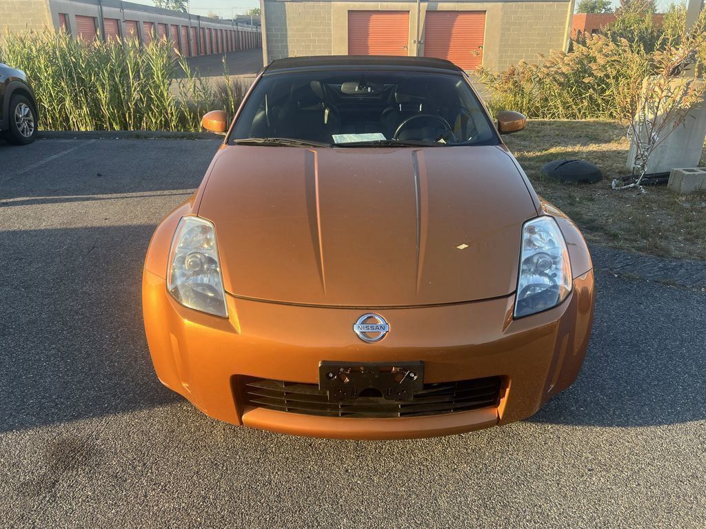 2004 Nissan 350Z Touring photo 2