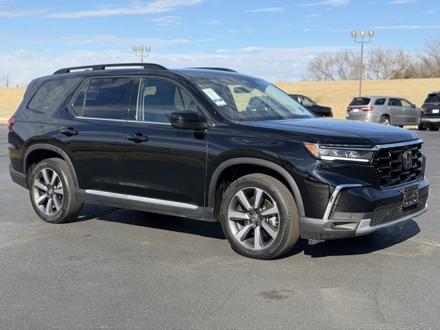 2023 Honda Pilot Elite's photo
