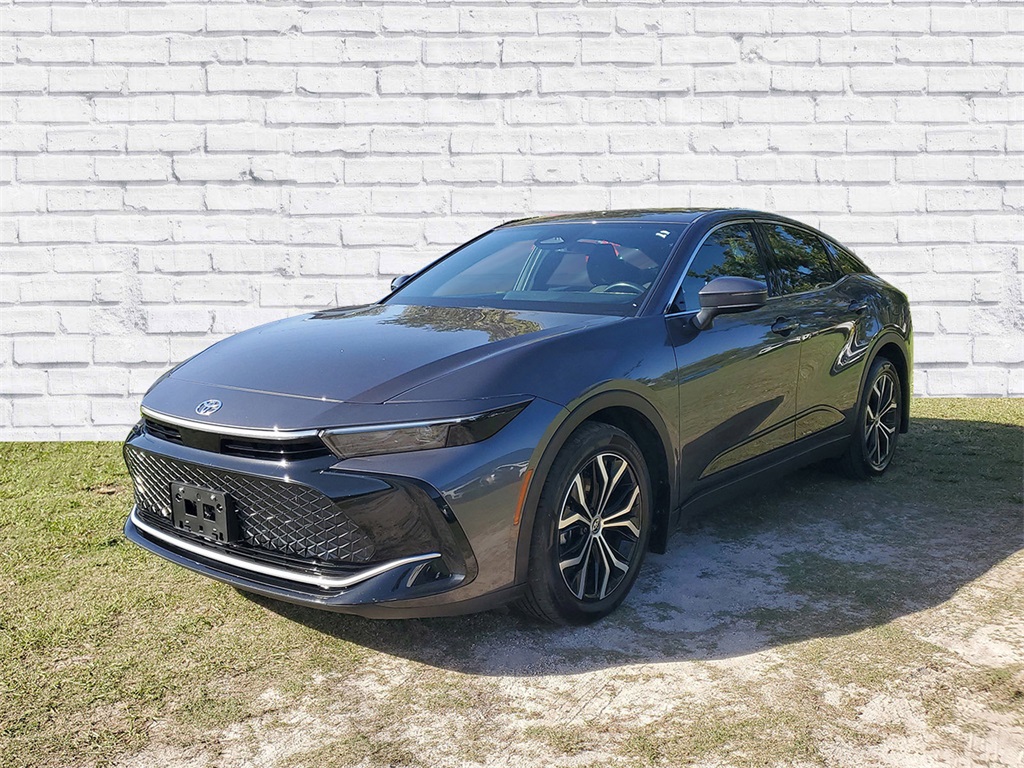 2023 Toyota Crown XLE photo 4