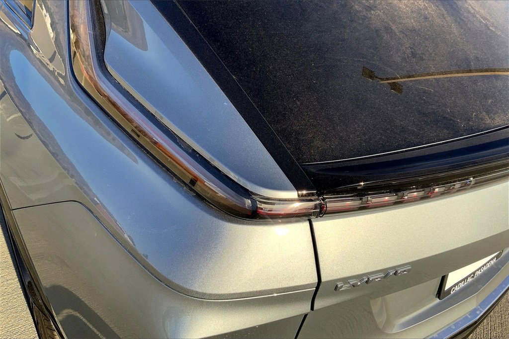 2025 Cadillac Lyriq Luxury photo 15