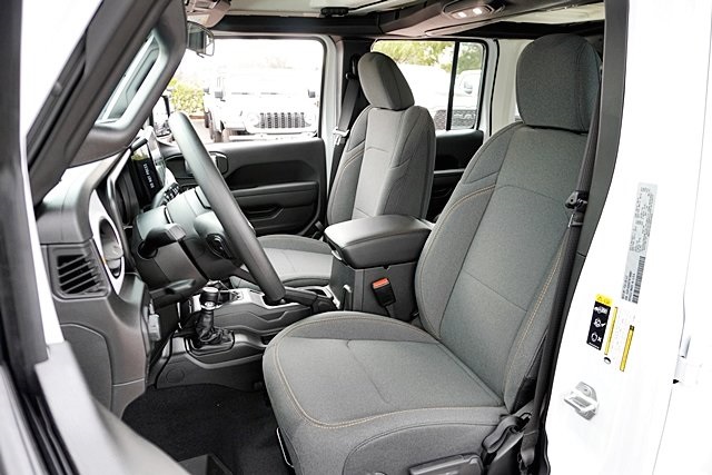 New 2026 Bright White Clear-Coat Exterior Paint Jeep Sport image 20