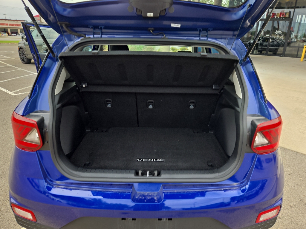 2023 Hyundai Venue SE photo 9