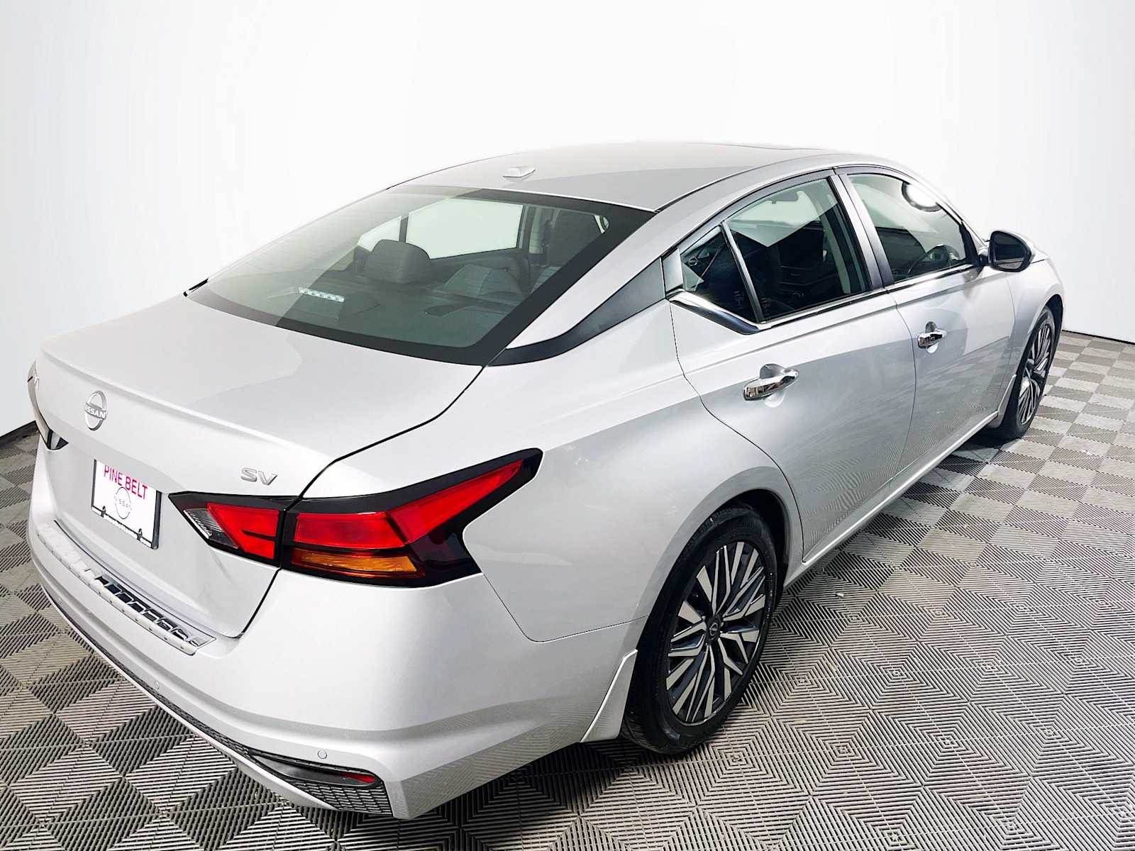 2023 Nissan Altima 2.5 SV photo 4
