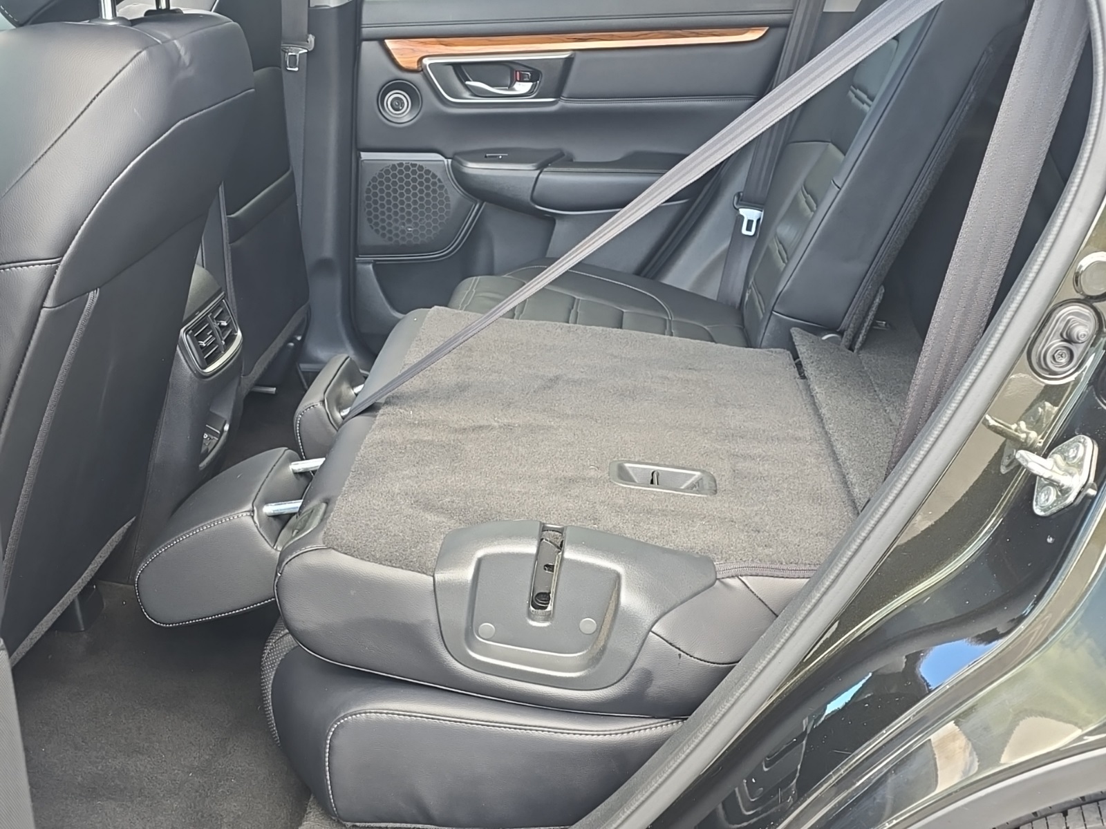 2018 Honda CR-V Touring photo 25