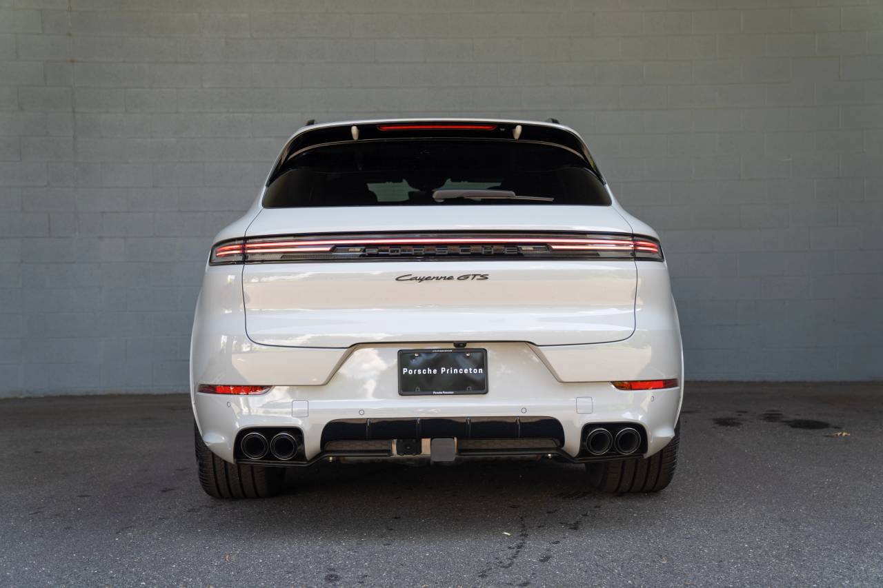 2025 Porsche Cayenne GTS photo 16
