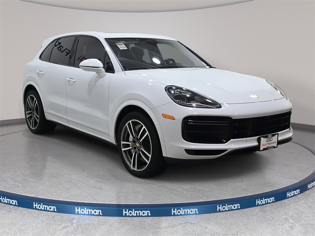 2020 Porsche Cayenne Turbo photo 2