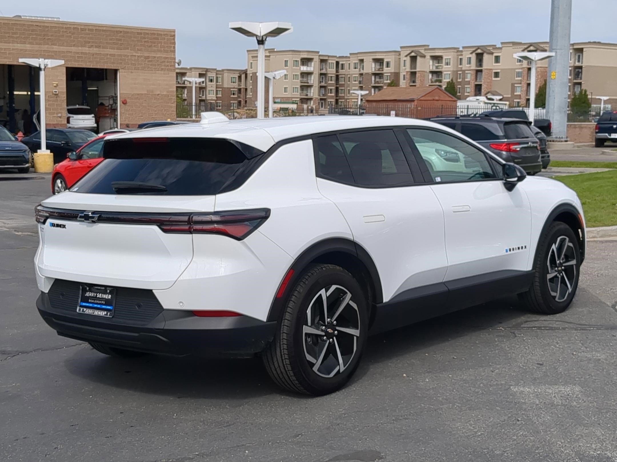 2025 Chevrolet Equinox EV 1LT photo 5