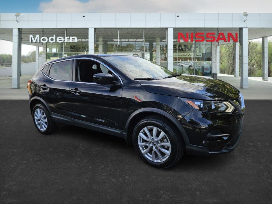 2022 Nissan Rogue Sport S photo 2