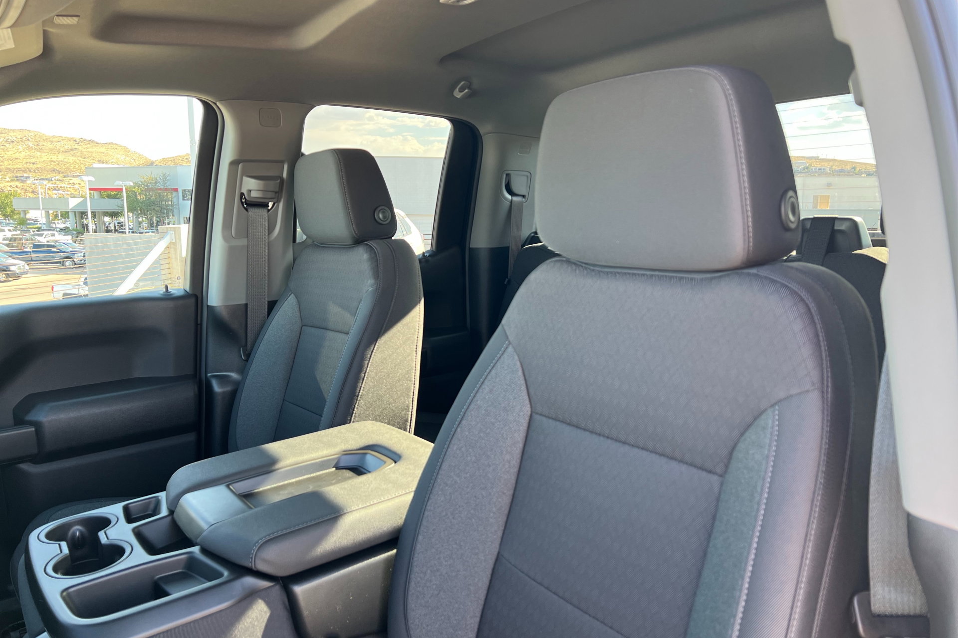 2025 Chevrolet Silverado 1500 Custom photo 16