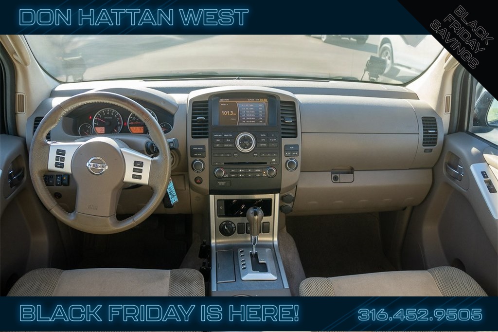 2012 Nissan Pathfinder SV photo 3