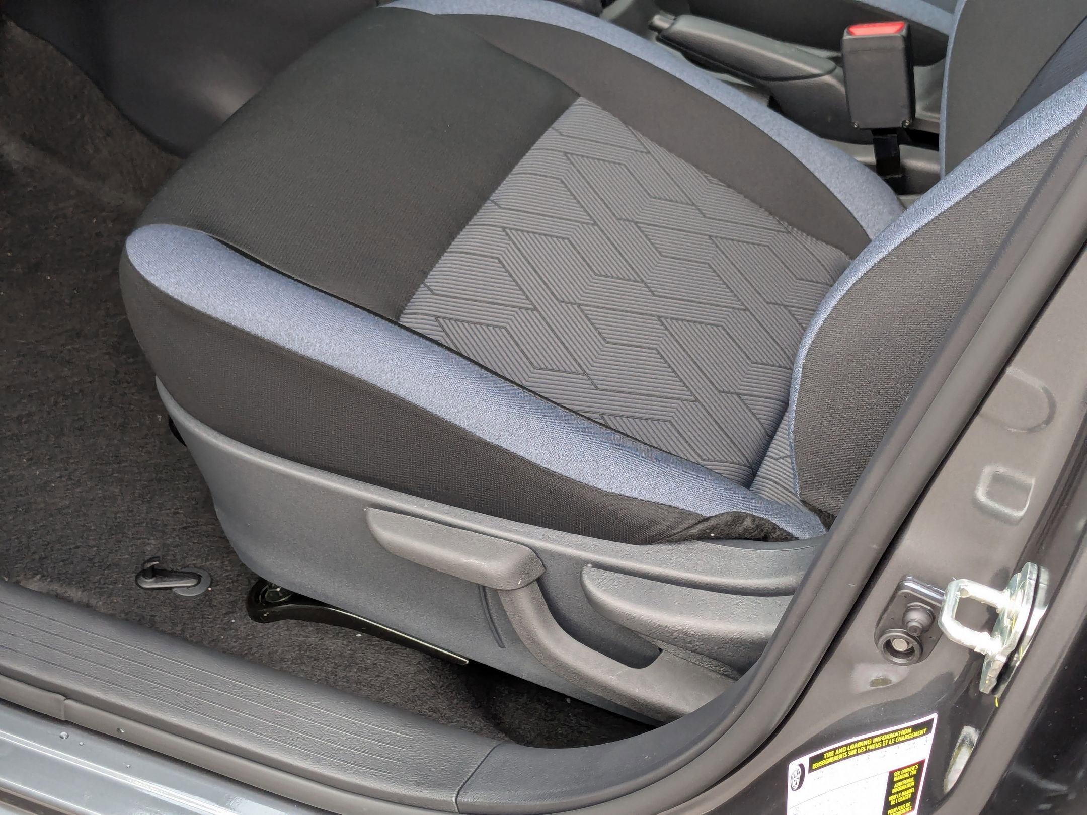 2025 Nissan Versa SV photo 4