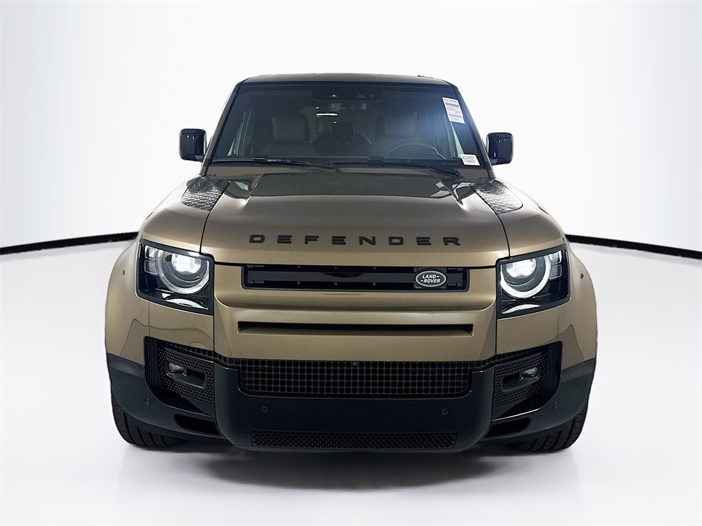 2025 Land Rover Defender 110 X-Dynamic SE photo 2